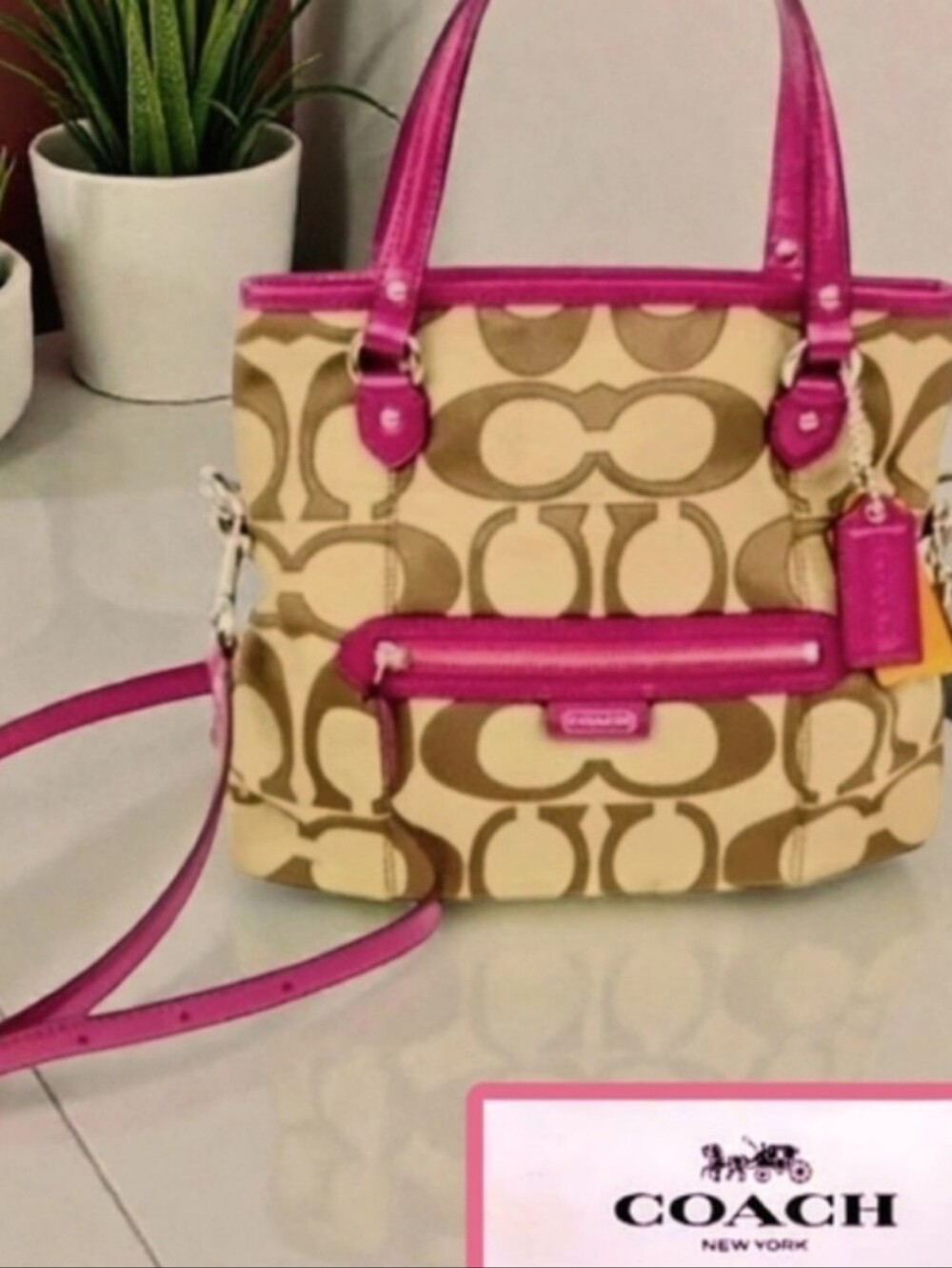 💛 VTG Coach Daisy Mia Signature Canvas Crossbody with Raspberry Leather Trim